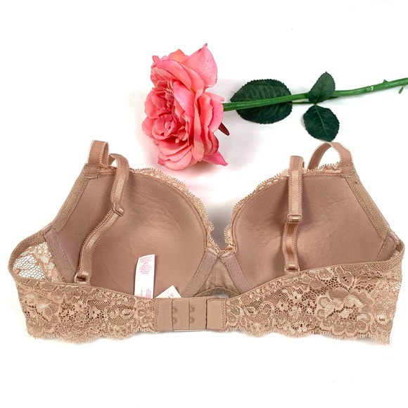 Victoria’s Secret Lace and satin bra - Picture 6 of 9